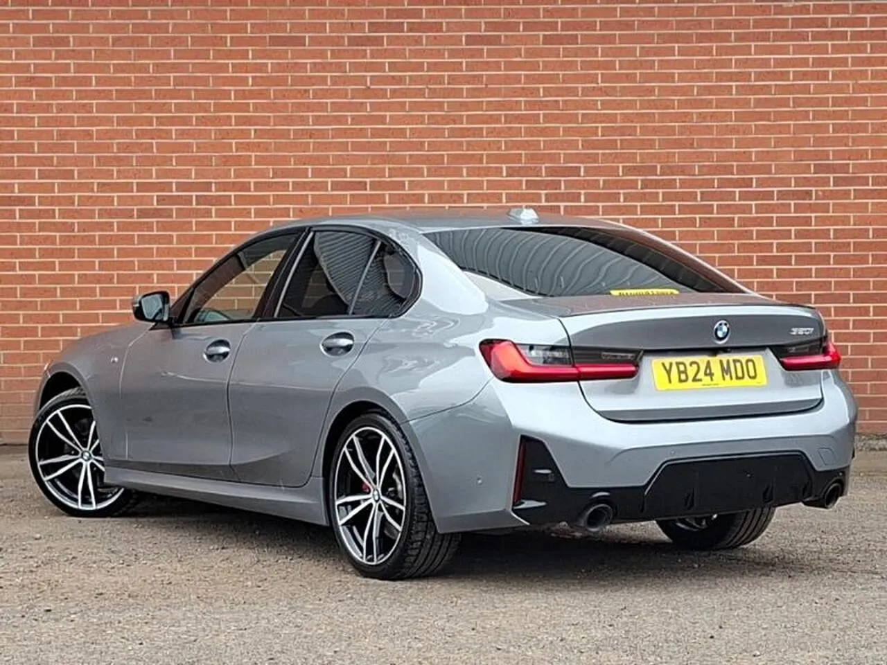 BMW 3 Series 2024 photo 2