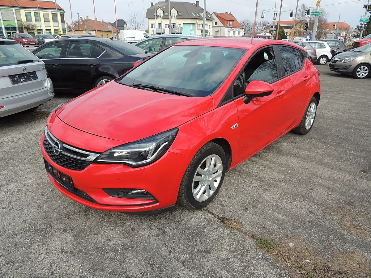 Opel Astra 2019 photo 2