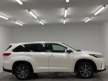 Toyota Highlander 2017 photo 3