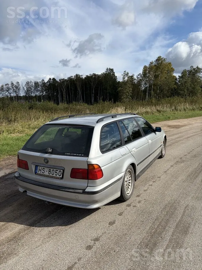 BMW E39 1998 photo 3