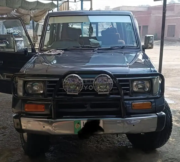 Toyota Land Cruiser