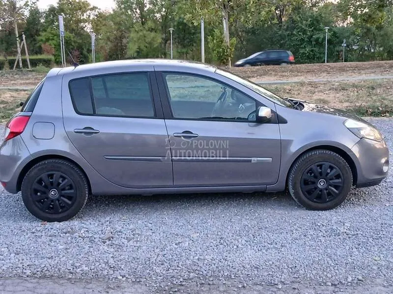 Renault Clio 2012 photo 4