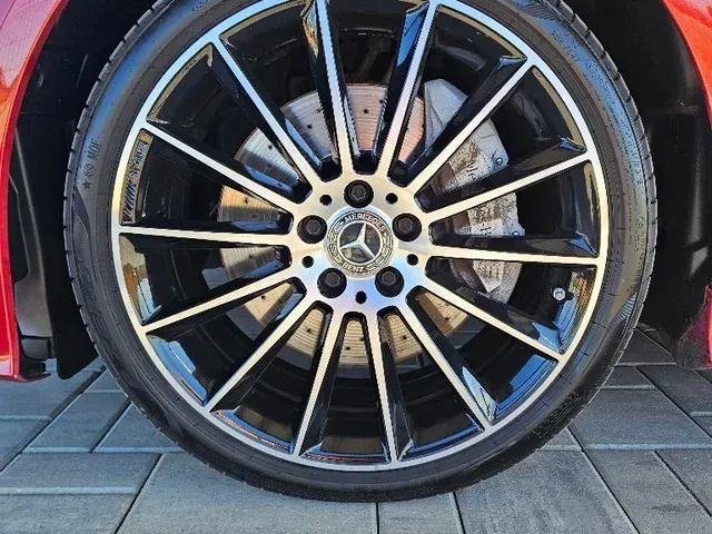 Mercedes-Benz E Trieda Kupé 2019 photo 3