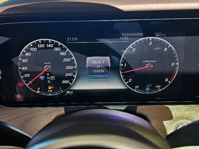 Mercedes-Benz E Trieda Kupé 2019 photo 4