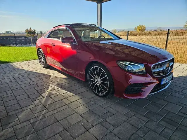 Mercedes-Benz E Trieda Kupé