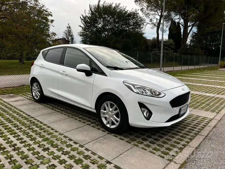 Ford Fiesta 2019 photo 2