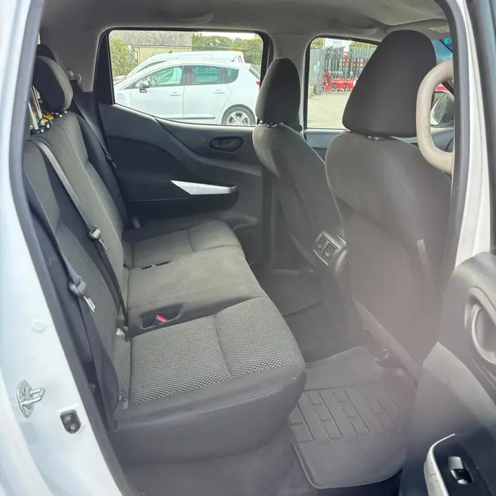 Nissan Navara 2016 photo 5