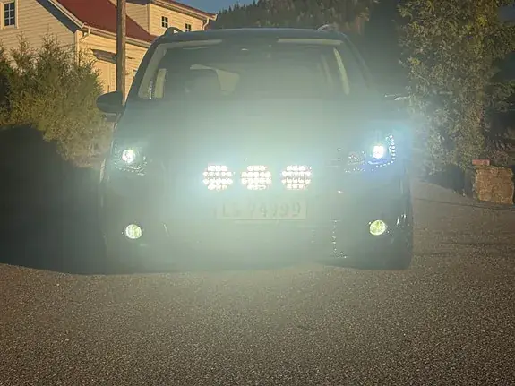 Volkswagen Touran 2011 photo 4