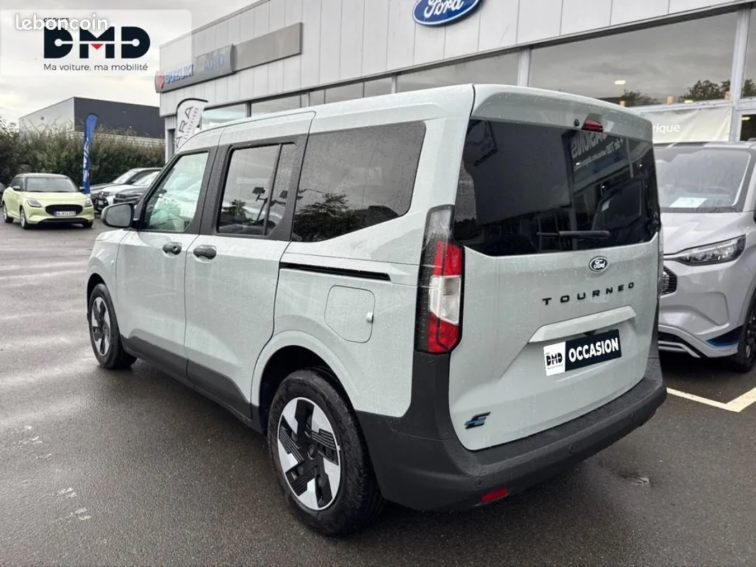 Ford Tourneo Courier 2025 photo 3