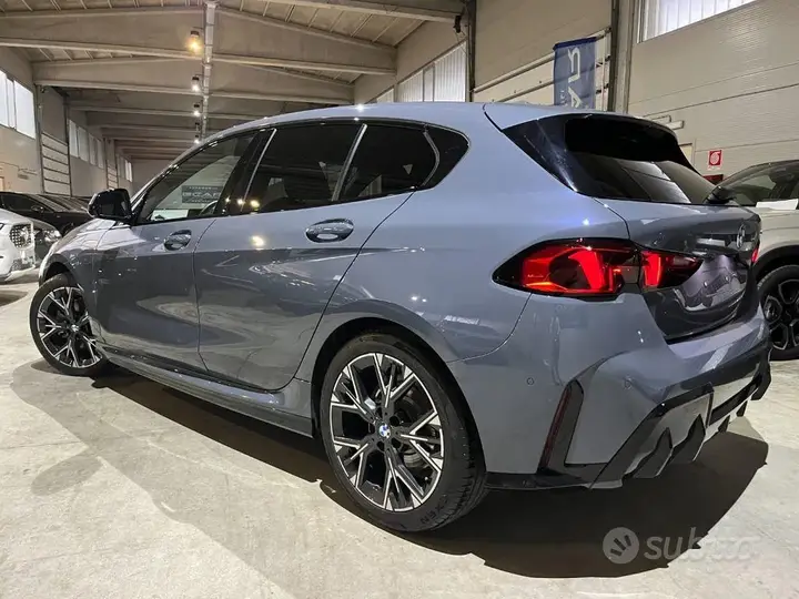 BMW 118D 2026 photo 3