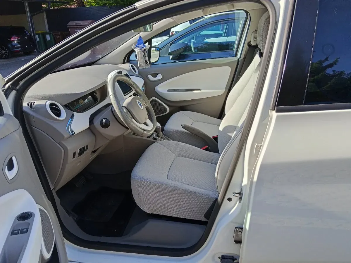 Renault Zoe 2013 photo 2
