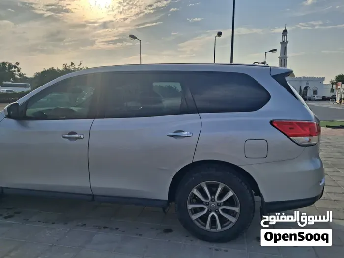 Nissan Pathfinder 2014 photo 2