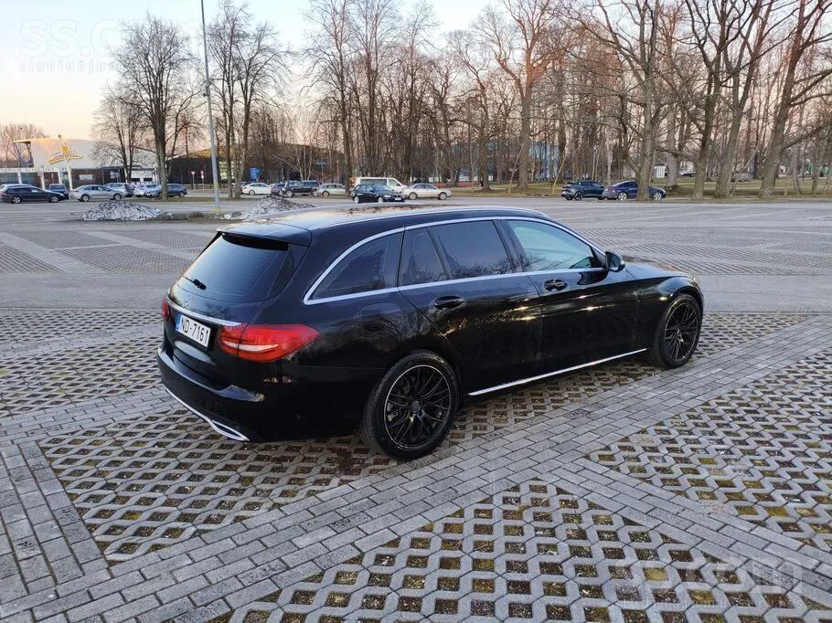 Mercedes-Benz C220 2016 photo 2