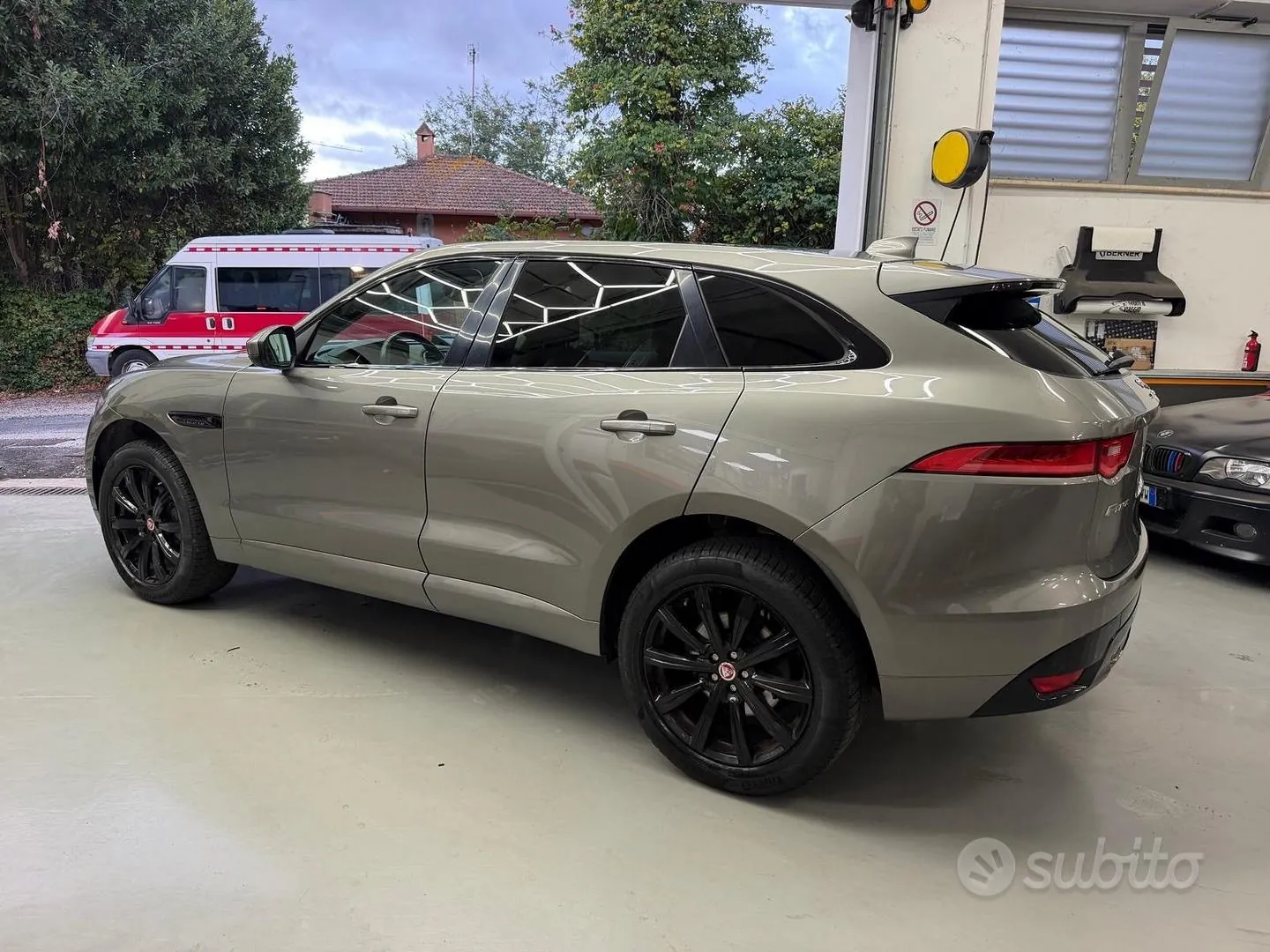 Jaguar F-Pace