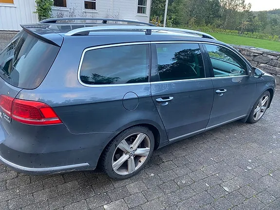 Volkswagen Passat 2011 photo 4