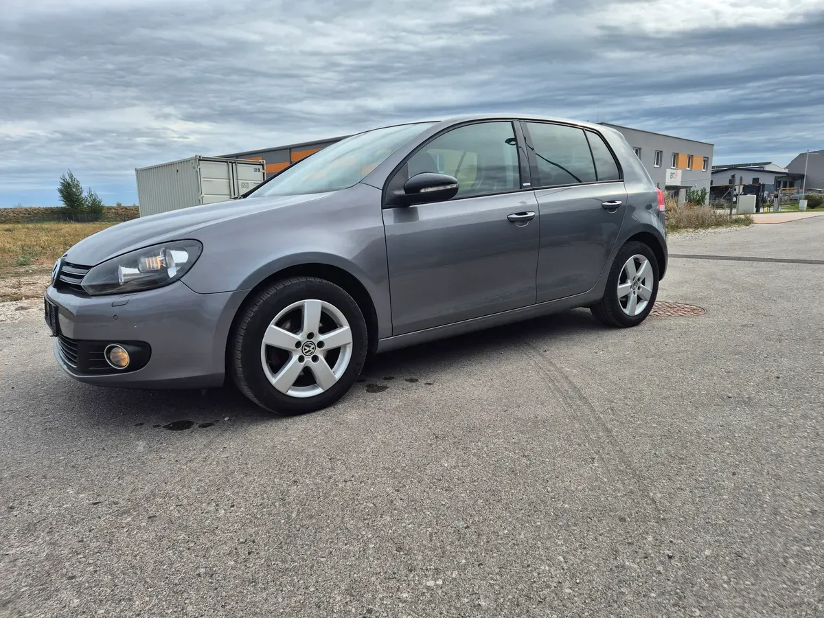 Volkswagen Golf 2012 photo 2