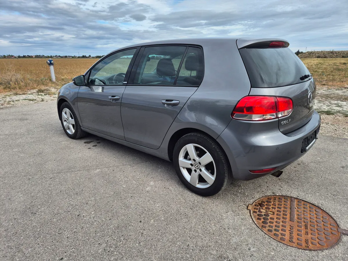 Volkswagen Golf 2012 photo 3