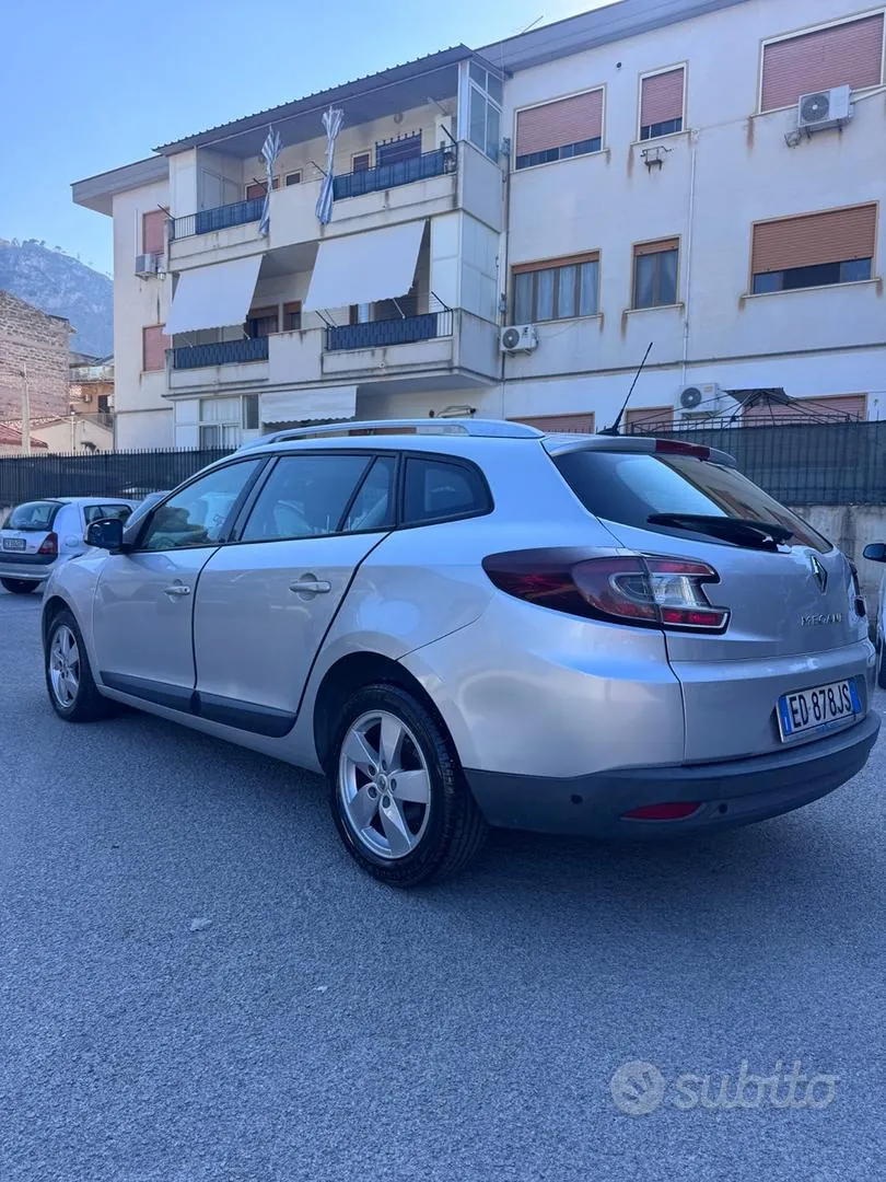 Renault Megane 2010 photo 4