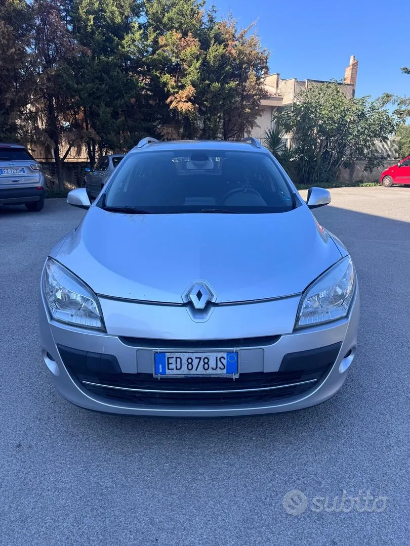 Renault Megane 2010 photo 2