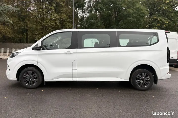Ford Tourneo Custom 2024 photo 4