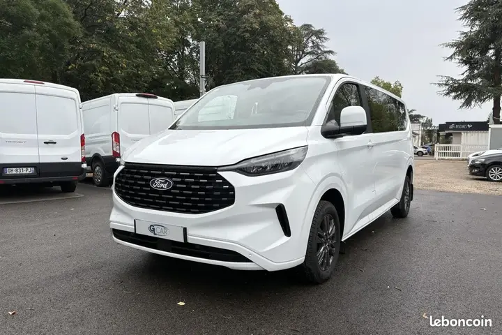 Ford Tourneo Custom 2024 photo 3