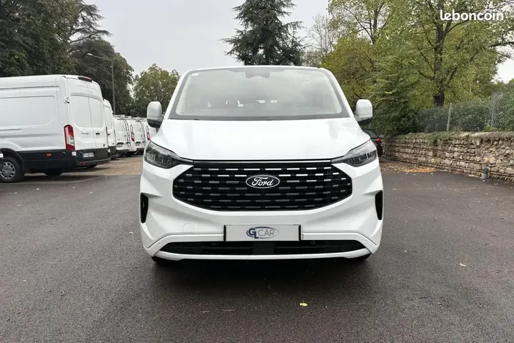 Ford Tourneo Custom 2024 photo 2