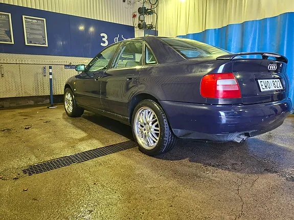 Audi A4 1997 photo 5
