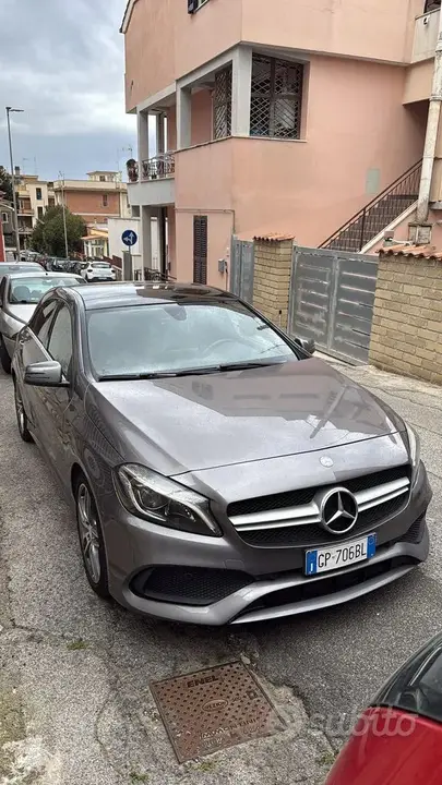 Mercedes-Benz A 180 2016 photo 2