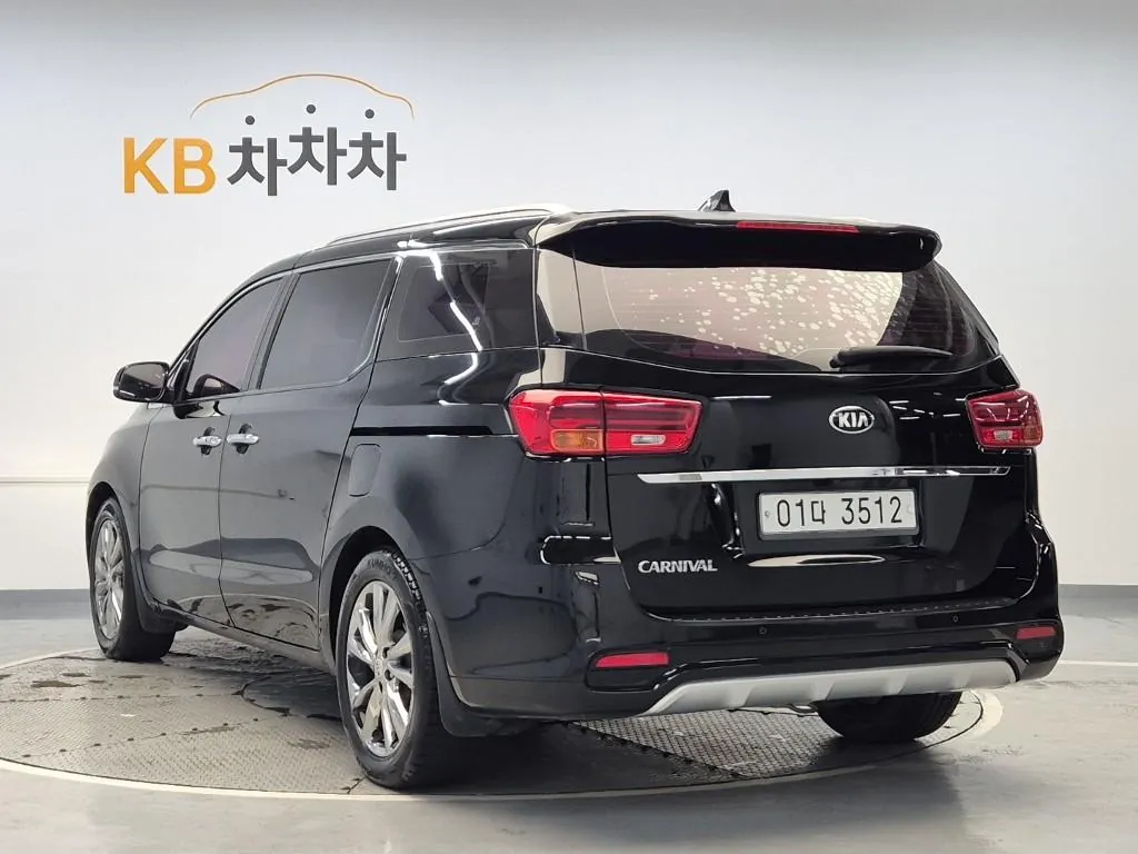 Kia Carnival 2019 photo 2