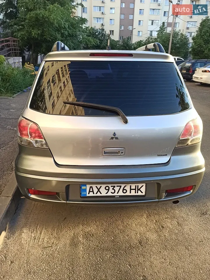 Mitsubishi Outlander 2003 photo 4