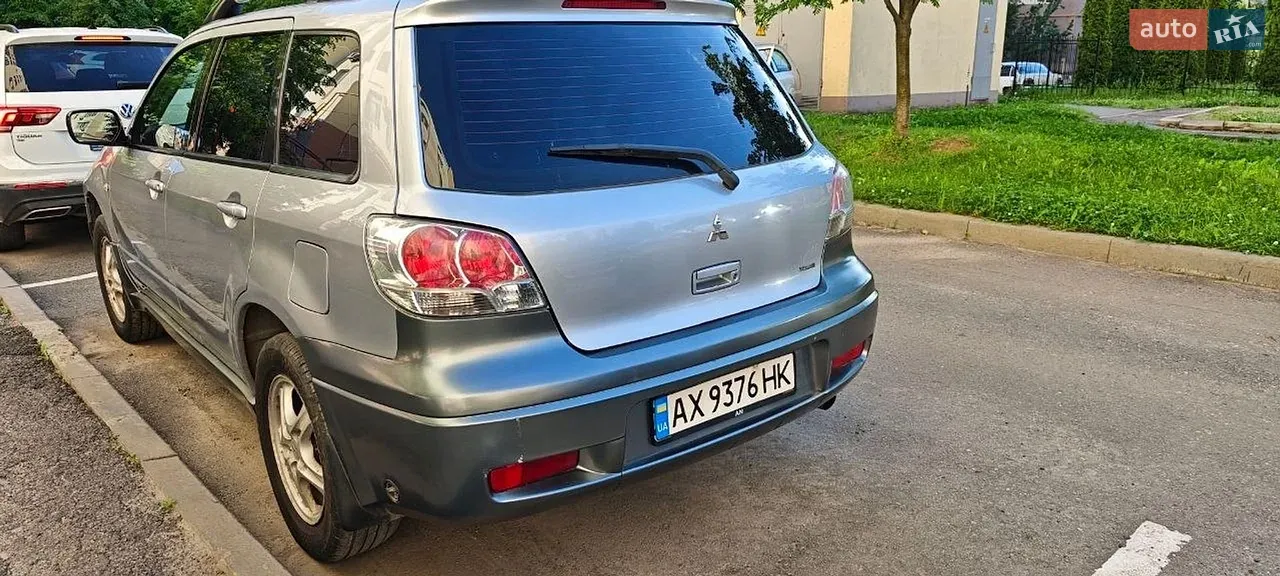 Mitsubishi Outlander 2003 photo 3
