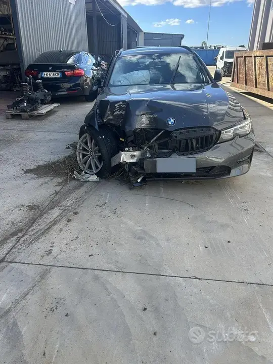 BMW 318 2022 photo 4
