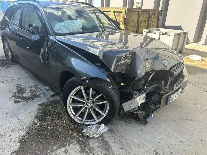 BMW 318 2022 photo 3