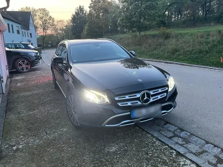 Mercedes-Benz E 220