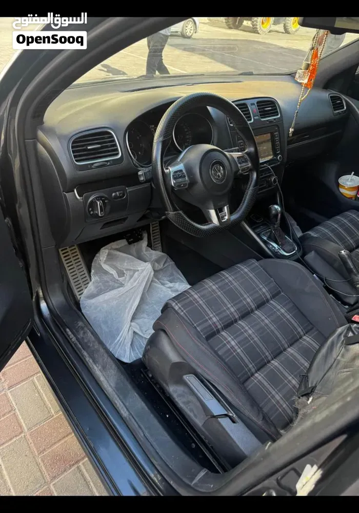 Volkswagen Golf 2010 photo 4