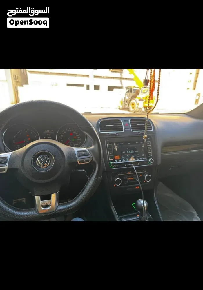 Volkswagen Golf 2010 photo 2