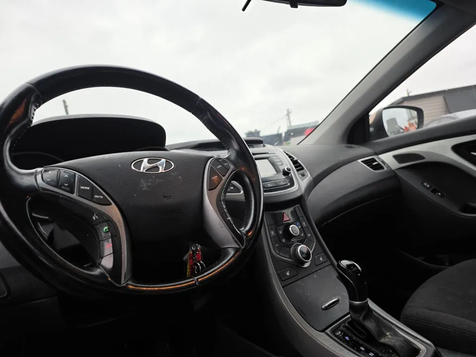 Hyundai Elantra 2016 photo 3