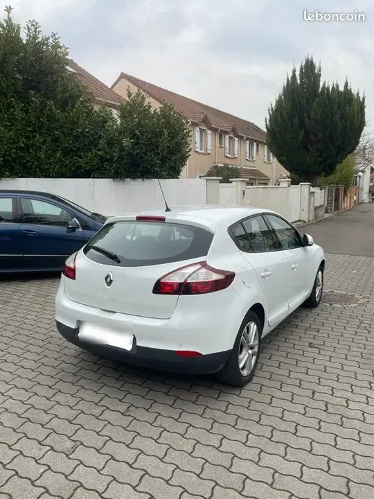 Renault Megane 2015 photo 2