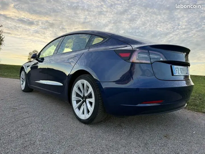 Tesla Model 3 2021 photo 2