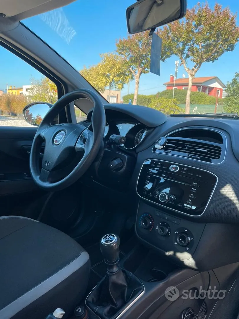 Fiat Punto 2012 photo 4