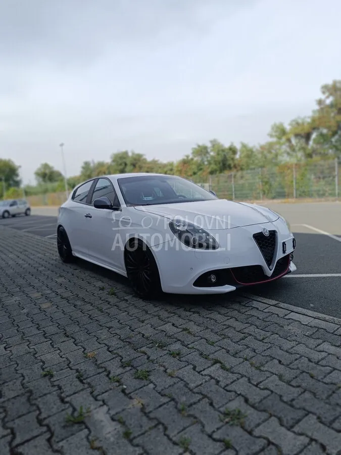 Alfa Romeo Giulietta 2017 photo 4