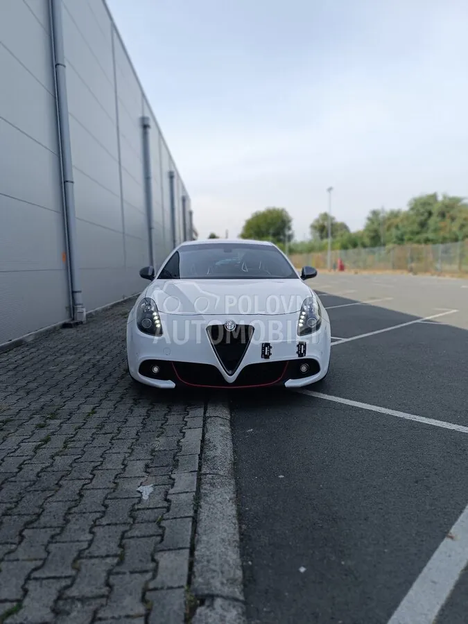 Alfa Romeo Giulietta 2017 photo 5