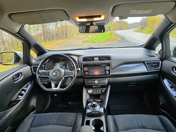 Nissan Leaf 2018 photo 3