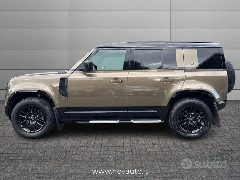 Land Rover Defender 2022 photo 2