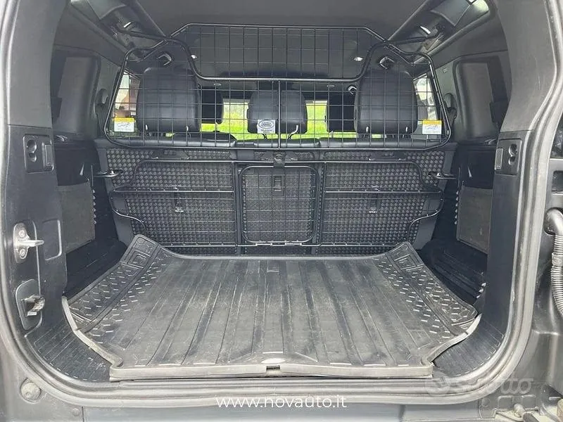 Land Rover Defender 2022 photo 5