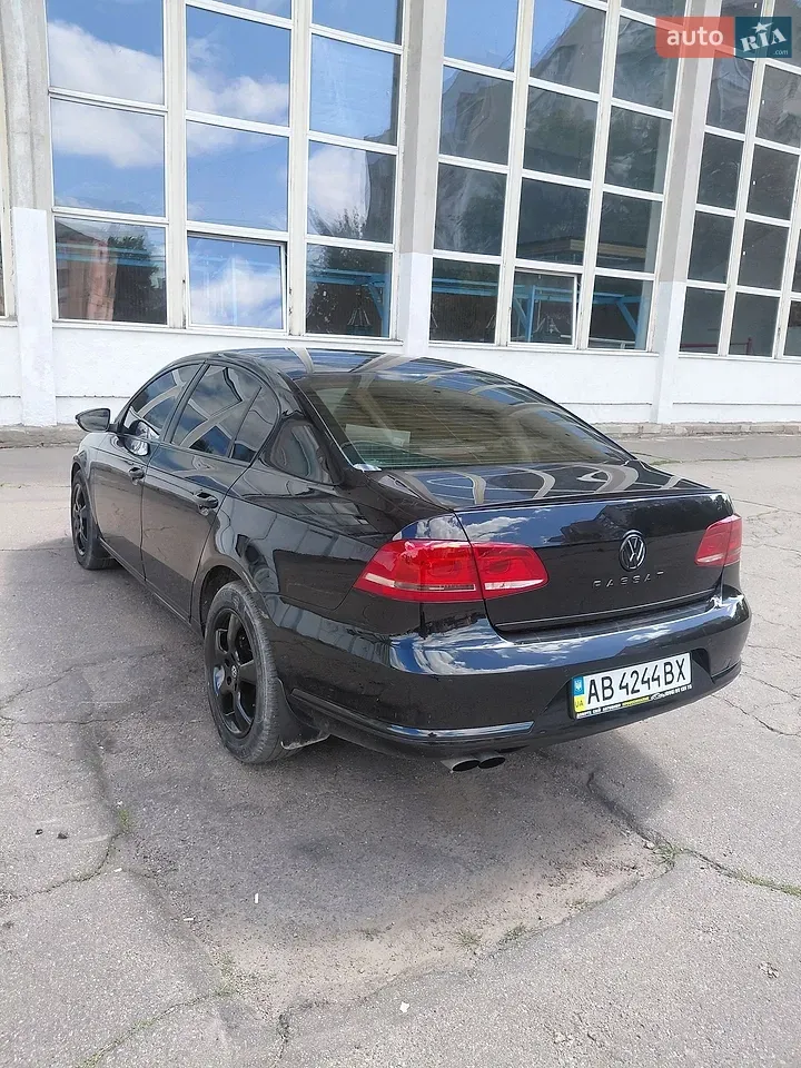 Volkswagen Passat 2011 photo 5