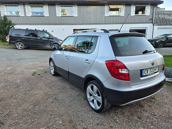 Skoda Fabia 2014 photo 3