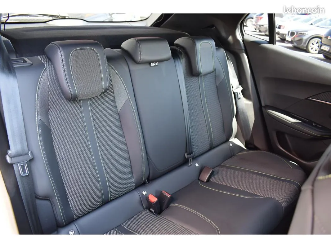 Peugeot 2008 2025 photo 5