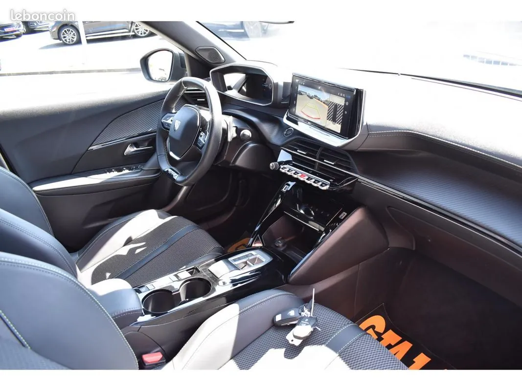 Peugeot 2008 2025 photo 3