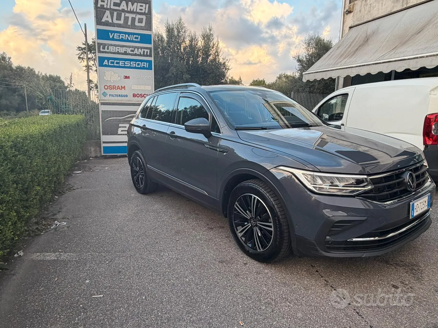 Volkswagen Tiguan 2023 photo 2